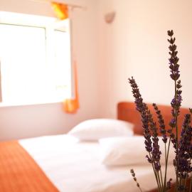 Apartments Jaksic, khách sạn ở Postira