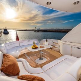 Luxury Yacht Hotel, hotel a Gibraltar