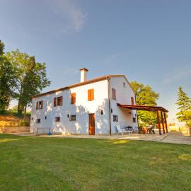 Agriturismo Azzurro，奧西莫的飯店