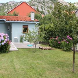 Guesthouse Vujacic, hotel in Cetinje
