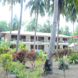 Coconhuts Beach Resort, hotel in Neil Island