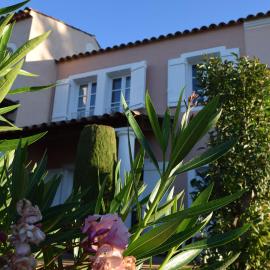 Villa le Hameau - Cap Esterel (Agay), hotel din Saint-Raphaël