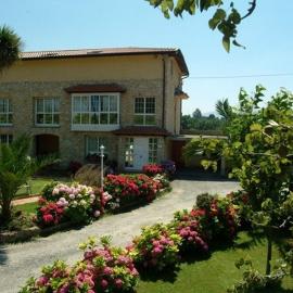 Pensión Toranda, hotel in Niembro