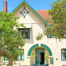 Neutral Bay Lodge