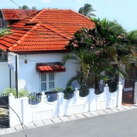 Bon Voyaage Tourist Inn, hotel en Trincomalee