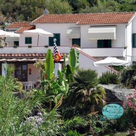 Villa dei Limoni – hotel w mieście SantʼAndrea