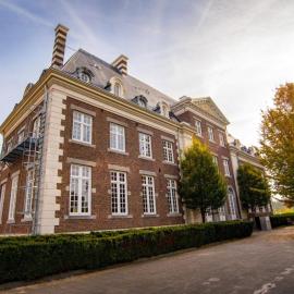 Kasteel Pietersheim Maastricht - Lanaken, hotell i Lanaken