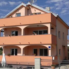 Apartment Juric, מלון בטרוגיר
