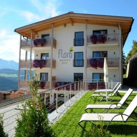 Panorama Hotel Flora, hotel u gradu 'Villandro'