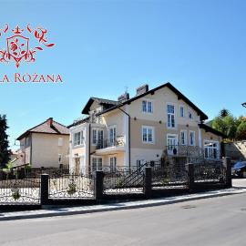 Willa Różana - Apartamenty i Pokoje Gościnne，桑多梅日的飯店
