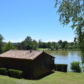 Camping - Village Vacances du Lac, hotel in Boulogne-sur-Gesse