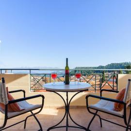 Iremia, hotel a Kariá