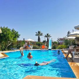 Violetta Hotel, hotel in Amoudara Herakliou