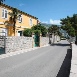 Villa Miramare , Dobrota seafront