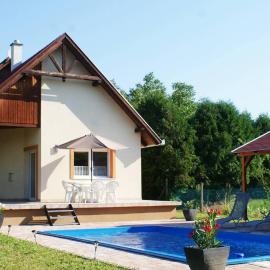 Balaton Villa Gyenes, hotel in Gyenesdiás