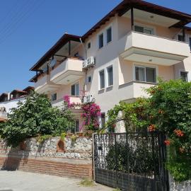 Karya Apartments、Koycegizのホテル