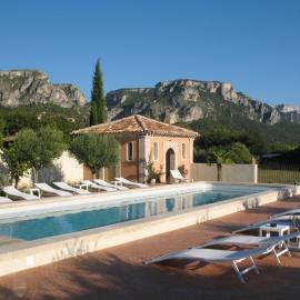 La Ferme Rose-Hôtel de Charme, hotel di Moustiers-Sainte-Marie