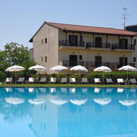Mont Helmos Hotel, хотел в Клитория