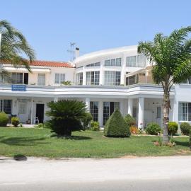 Miloi Rooms and Apartments, מלון במילוי