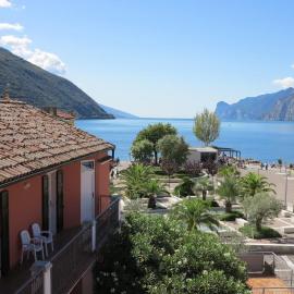 Casa Sandra Bertolini, hotel in Nago-Torbole