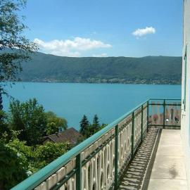 Villa le Lac - Cottage au bord du Lac d' Annecy - chambres -, hotel en Veyrier-du-Lac