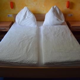 Frühstückspension Matheidl, hotel u gradu Ferlah