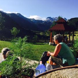 Guesthouse Alpini، فندق في Lëpushë