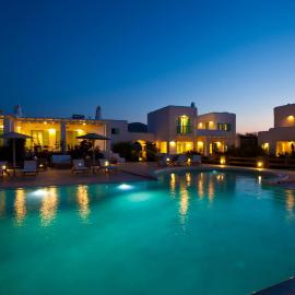 Naoussa Bay Villas