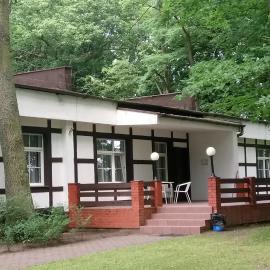 Hostel Dworek Osiecki KORAL, hotell i Osieki