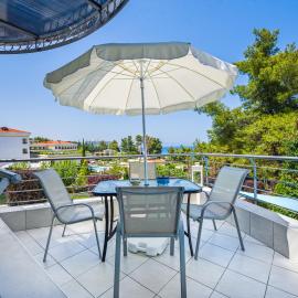 Aegean Residence - F & B Summer Collection، فندق في كاليثي هالكيديكي