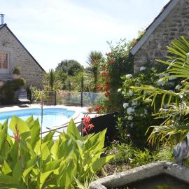 La Ferme de Kerraoul, hotel din Combrit