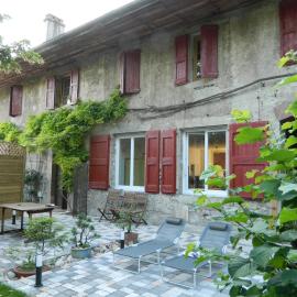 Gite de l'école, hotel in Barby