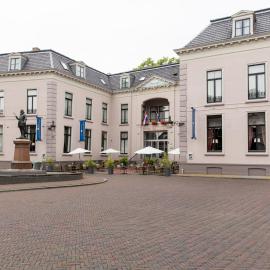 Fletcher Hotel Paleis Stadhouderlijk Hof – hotel w mieście Leeuwarden