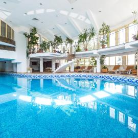 Snezhanka Hotel Pamporovo- All inclusive & Swimming pool, khách sạn ở Pamporovo