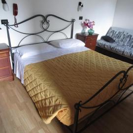 Albergo Val di Luce، فندق في فيومالبو