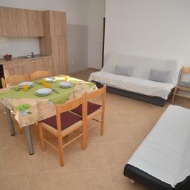Apartments Lavanda, hotelli kohteessa Turanj