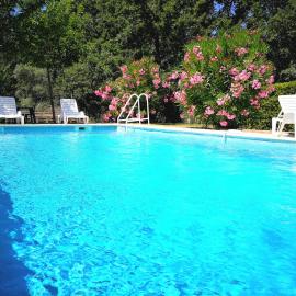 Au Bien Etre piscine chauffée、ヴィルクローズのホテル