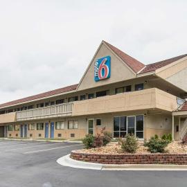 Motel 6-Overland Park, KS，歐弗蘭帕克的飯店
