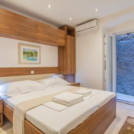 Apartments Calma, hotel in Cres