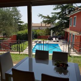 VILLA IL CICLAMINO WITH POOL FOR YOUR SOLE USE INGROUND & BIG - 70m2 house & 300m2 outdoor, child & pet friendly, 10 min drive to Montebello Station connecting to ancient Rome in 20 min, 5 min drive to supermarket & Riano medieval burg -warm ML guest care