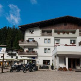 Hotel Paradiso, hotel en Sarnonico