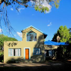Bluegum Cottage B&B and Self Catering, מלון בSmithfield