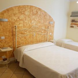 Viesnīca B&B da Anna pilsētā Boza
