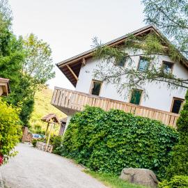 Öko-Park Panzió, Kemping és Rendezvényközpont, hotel en Szarvaskő