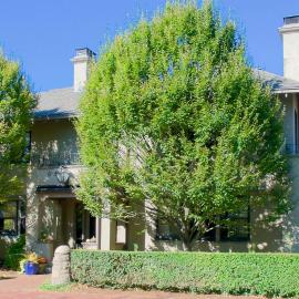 Hilltop Inn, hotel a Newport