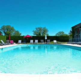 Hôtel Cosmos & Spa – hotel w mieście Contrexéville