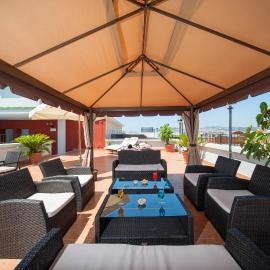 Hotel Tiempo – hotel w mieście Neapol