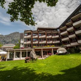 Hotel Quellenhof Leukerbad, hotel di Leukerbad