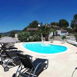 Gîte LES PINS climatisé piscine jardin parking