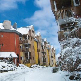 Lagrange Vacances Le Domaine des 100 Lacs, hotel in Cauterets